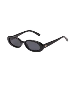 Outta Love - Le Specs